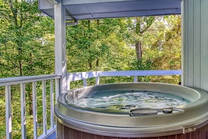 Cabin Hot Tub