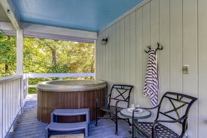 Cabin Hot Tub Area