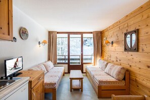 Find peace and relaxation with your close friends and family in this cozy living room.