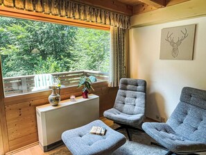 Meubles, Propriété, Plante, Bois, Design Intérieur, Confort, Bâtiment, Salon, Sol, Lampe