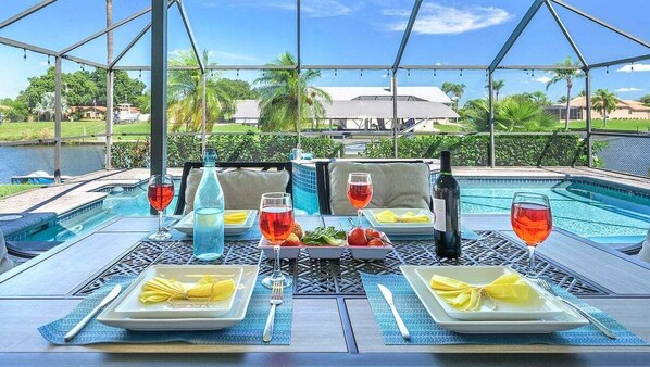 Al Fresco Dining With a View