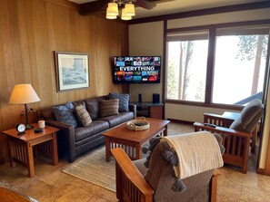 Family Room with wifi TV