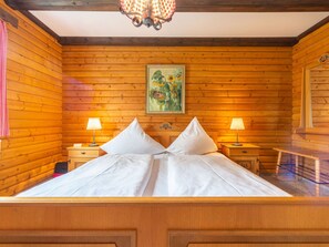 Propriété, Lumière, Bâtiment, Bois, Design Intérieur, Orange, Éclairage, Architecture, Sol, Sol