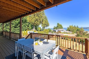 Can seat up to 8 people while enjoying outdoor meals and the views!