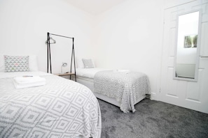 Twin bedroom