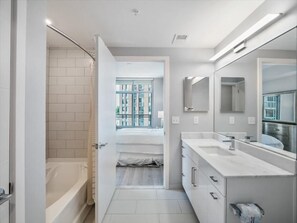 Bethesda 2 Bedroom Bathroom