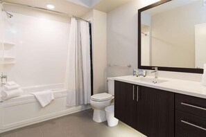 Sunnyvale/Mountain View/Cupertino Mountain View 2 Bedroom Bathroom
