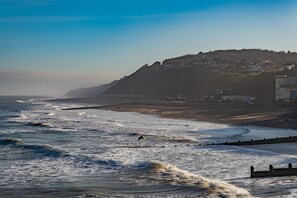 Boycott House, Cromer: The beach is a mere minute walk away!