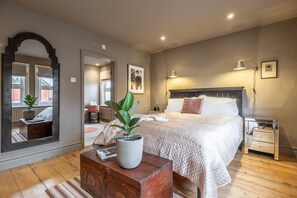 Norfolk House, Heacham: A beautifully presented master bedroom with king-size bed