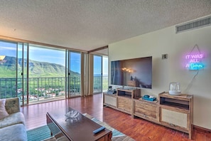 Living Room | 16th-Floor Condo | Ocean & Mountain Views