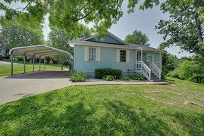 Home Exterior | Steps Required at Front Entrance