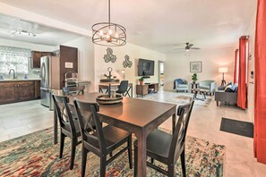 Dining Room | 1-Story Home