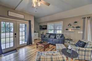 Living Area | 1st Floor | Smart TV