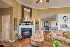 Living Room | Fireplace