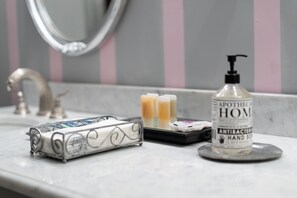 Bathroom amenities