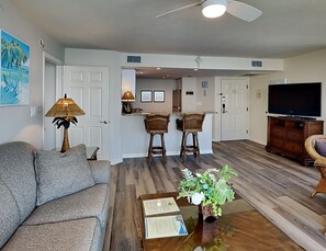 Living Room + Smart TV