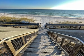 Deer Lake State Beach is just a 4 min ride by scooters.