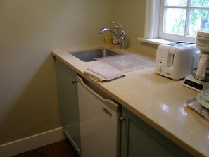 Dakota kitchenette