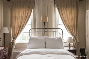 India room bed