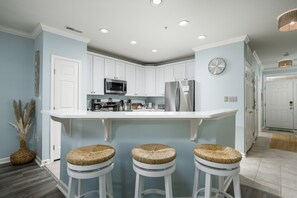 Breakfast bar area