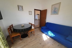 Dining room 2