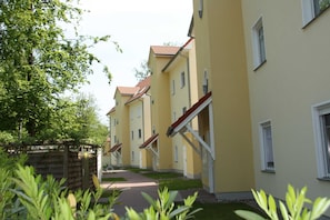 Außenanlage Vorderseite