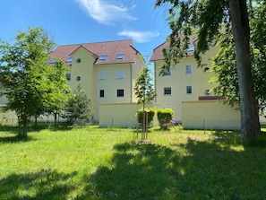 Außenanlage Vorderseite