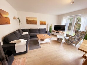Wohnzimmer mit Kamin