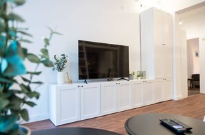 Smart TV with Amazon and Zatoo Live TV App