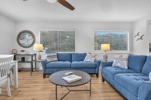 Living / Dining Area - Southwest