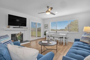 Living / Dining Area - Southwest