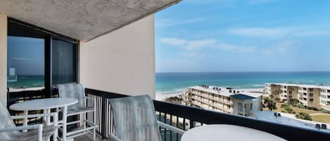 SunDestin 818 balcony views