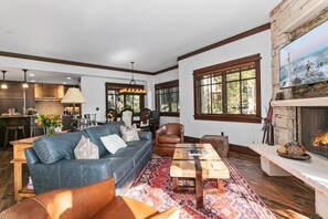 Home Decor, Living Room, Furniture, Indoors, Couch