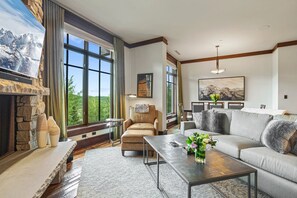 Home Decor, Living Room, Furniture, Indoors, Table