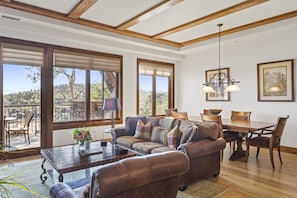 Indoors, Living Room, Furniture, Table, Lamp