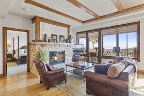 Living Room, Indoors, Furniture, Home Decor, Flooring