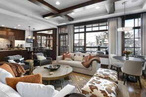 Home Decor, Living Room, Furniture, Indoors, Couch