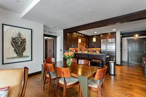 Hardwood, Flooring, Floor, Dining Room, Dining Table