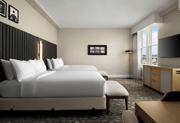 Unit with 2 Queen size beds. Exact unit will be assigned upon arrival. Views, colors and decor may vary.