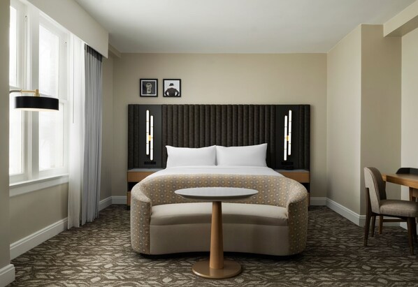 Unit with 1 King size bed. Exact unit will be assigned upon arrival. Views, colors and decor may vary.