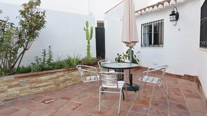 the backyard - Gotonerja (2)