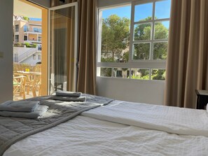 Bedroom 1 - Gotonerja (2)
