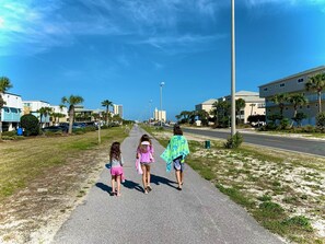 Beach path leads you to the walk-over in 5 minutes, path extends entire island