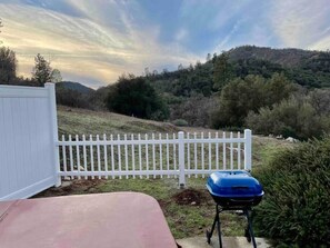 Hot Tub and Views!