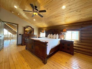 Master Suite - King Bed