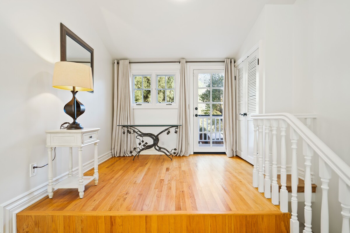 Luxury Malibu Cottage, Heated Pool, Sauna, Gym