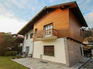Nuage, Plante, Ciel, Bâtiment, Propriété, Fenêtre, Maison, Bois, Arbre, Architecture