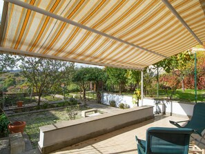 Plante, Propriété, Ombre, Pot De Fleur, Mobilier De Jardin, Eco Hôtel, Loisir, Piscine, Zone Résidentielle, Immobilier