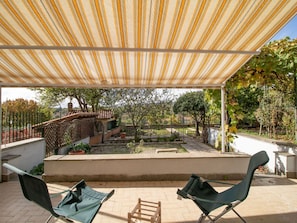 Plante, Meubles, Propriété, Lumière, Ombre, Mobilier De Jardin, Balancelle, Design Intérieur, Confort, Loisir