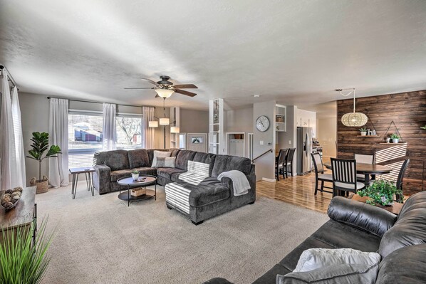 Sioux Center Vacation Rental | 4BR | 2BA | 2,532 Sq Ft | Stairs Required